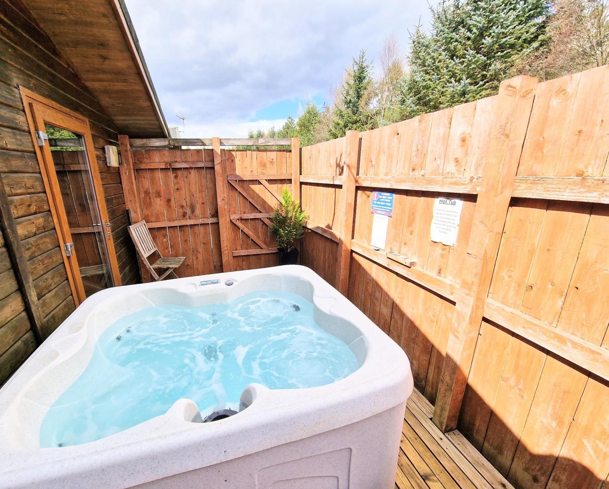 Ochil 8 With Private Hot Tub - Fife - Loch Leven - Lomond Hills Βίλα Kelty Εξωτερικό φωτογραφία